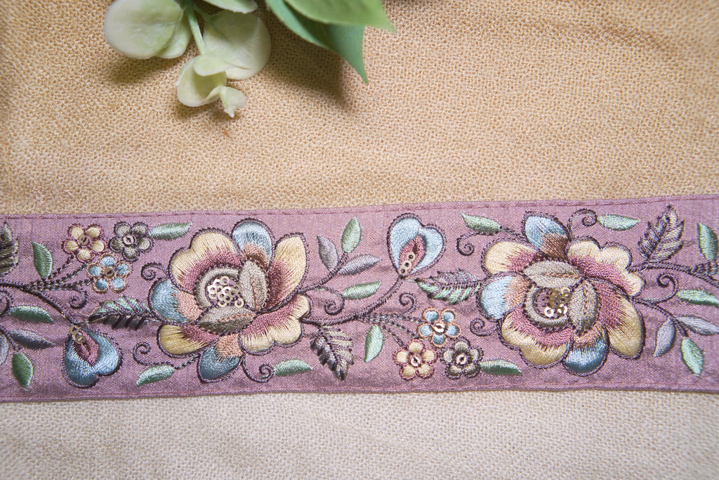 Elegant Floral Embroidery Trim