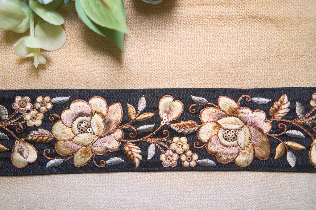 Elegant Floral Embroidery Trim