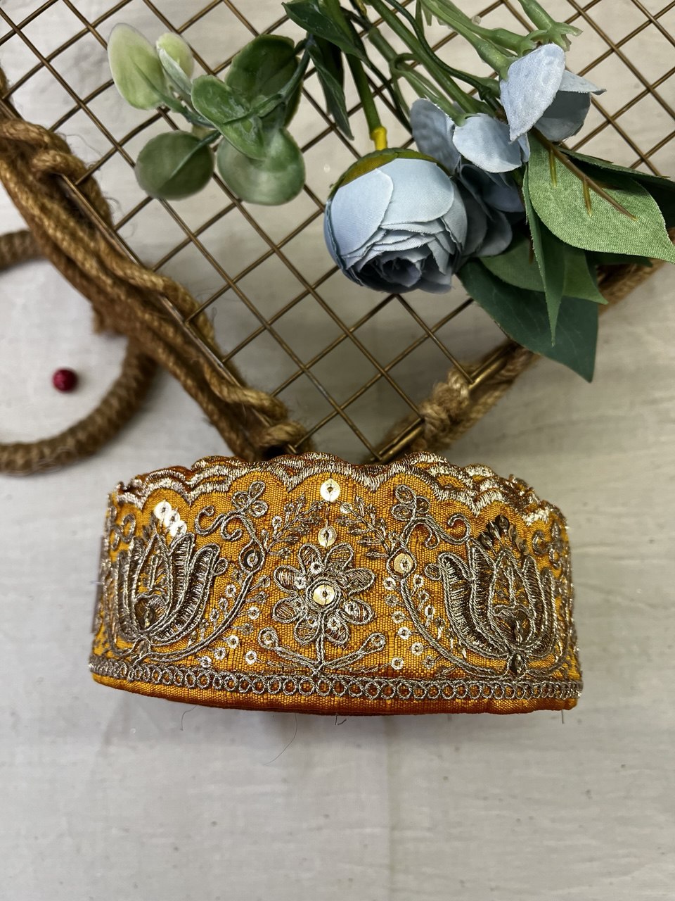 Royal Petal Border Lace