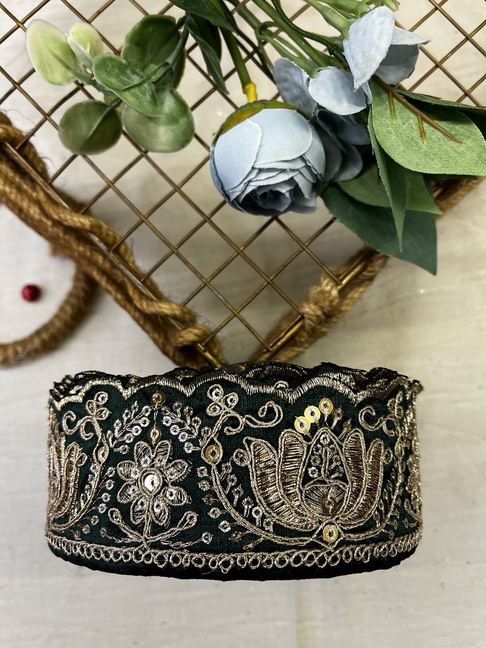 Royal Petal Border Lace