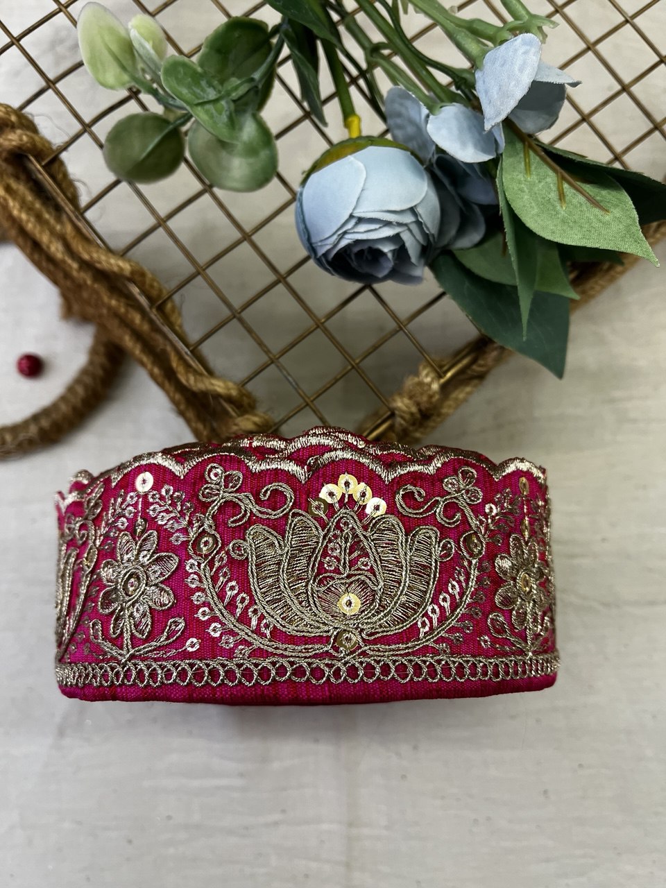 Royal Petal Border Lace