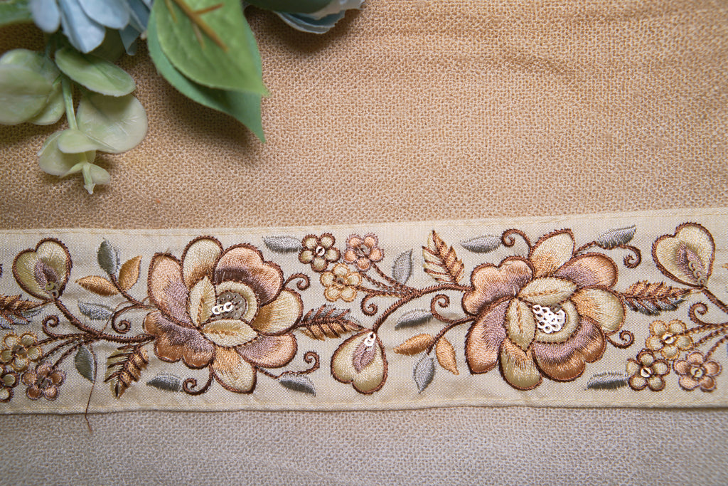 Elegant Floral Embroidery Trim