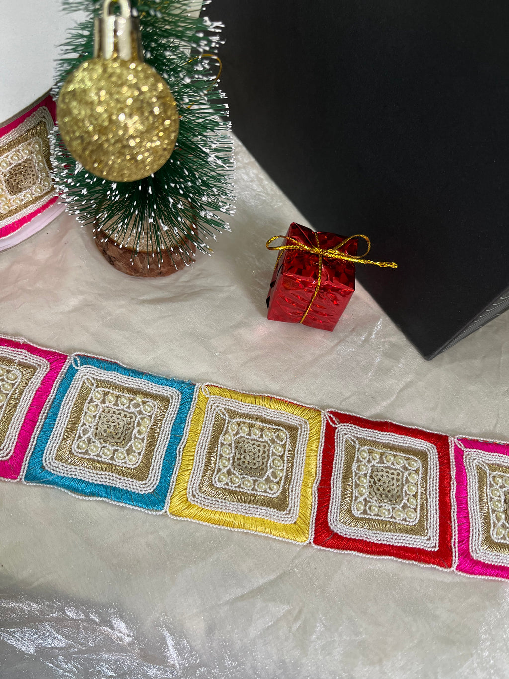 Multicolor Square Lace