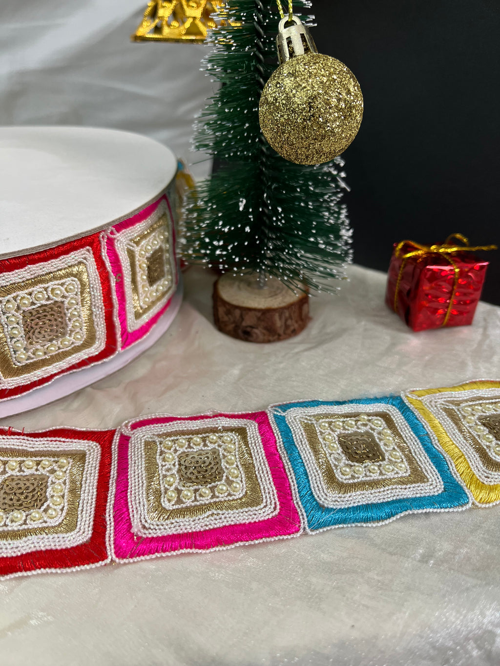 Multicolor Square Lace