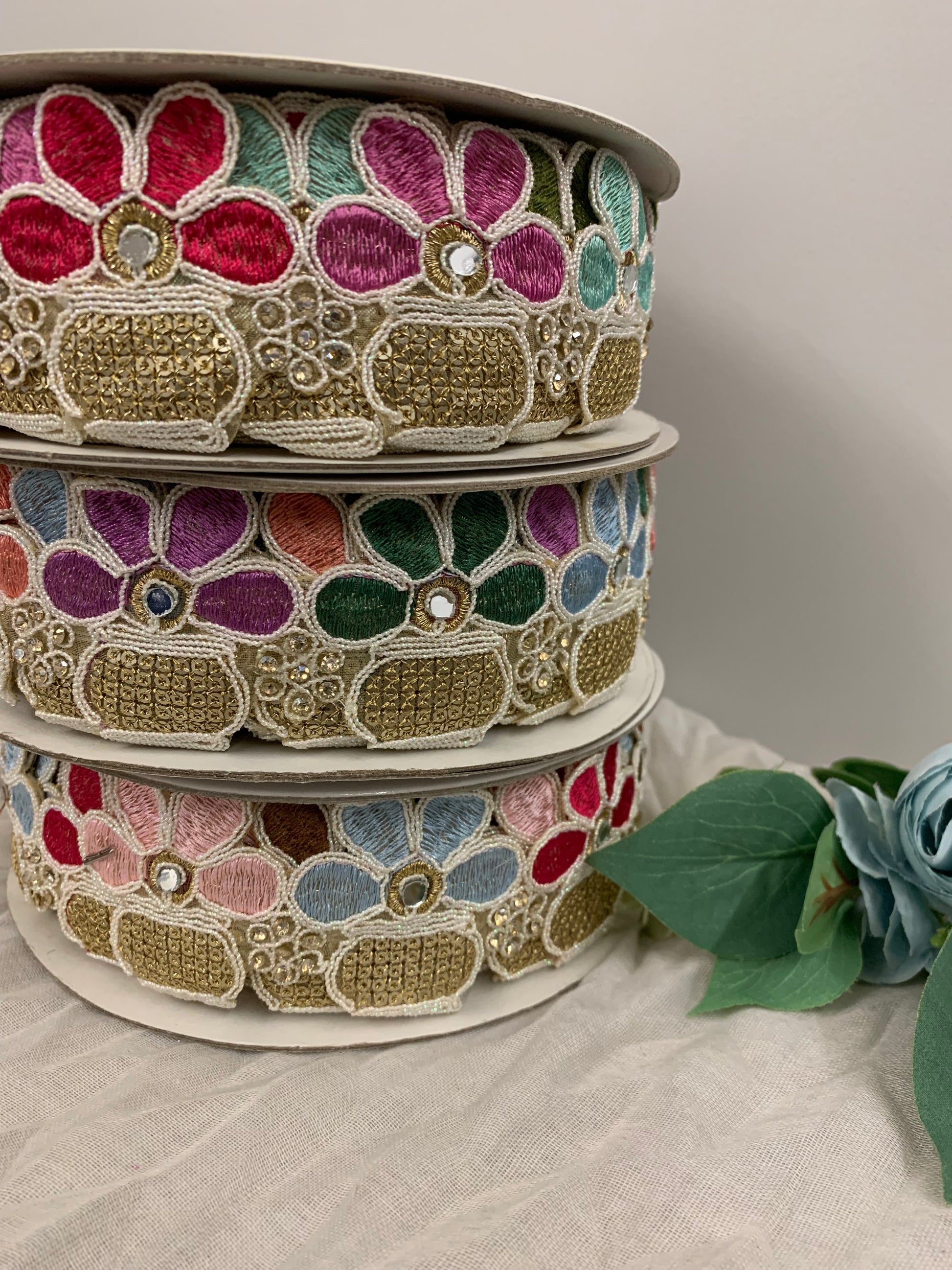 Golden Sequin Floral Pot Lace Trim