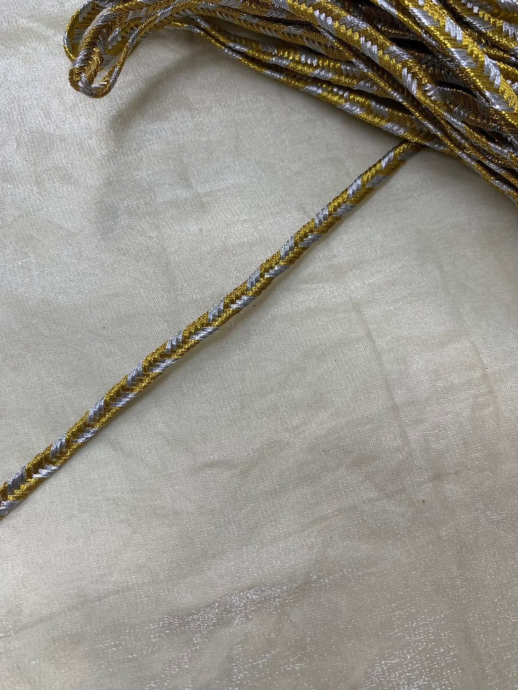 Golden Braided Wavy Dori Trim